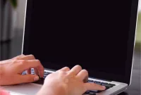 Penyebab dan Cara Mengatasi Laptop Black Screen